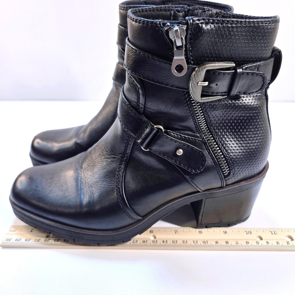 Baretraps Towanda Black Moto Ankle Boots Block Heel Buckle Strap 9.5M